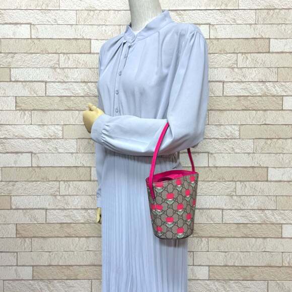 GUCCI Cream Canvas Bag - Picture 2 of 7